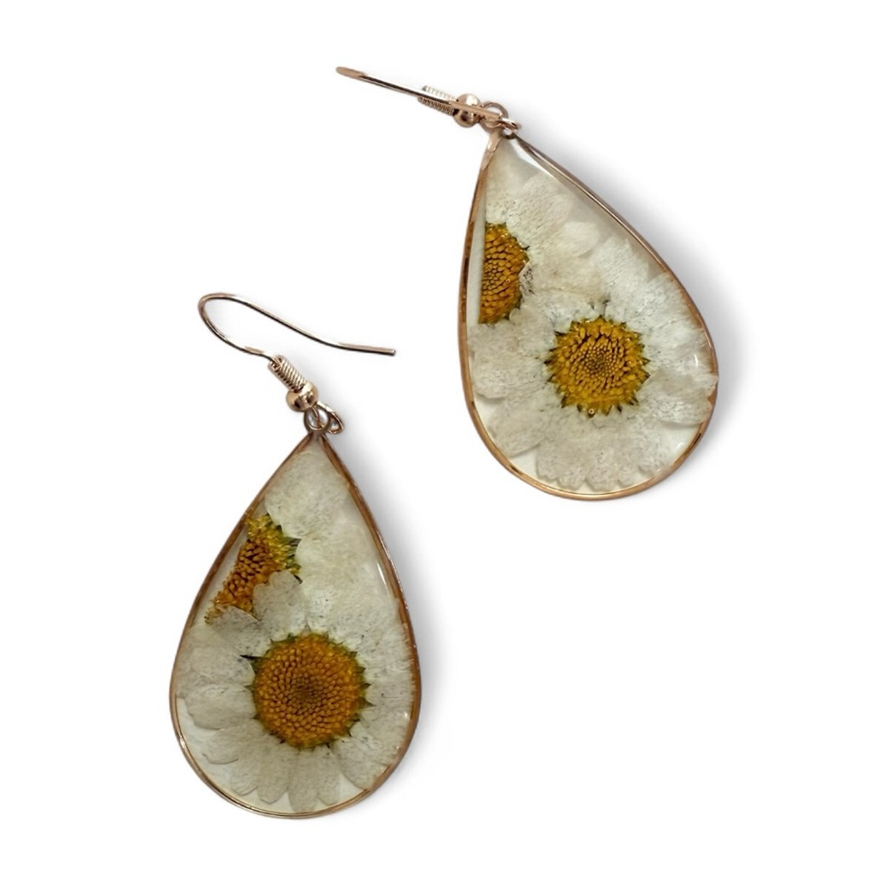 Floral Teardrop Earrings with Daisies